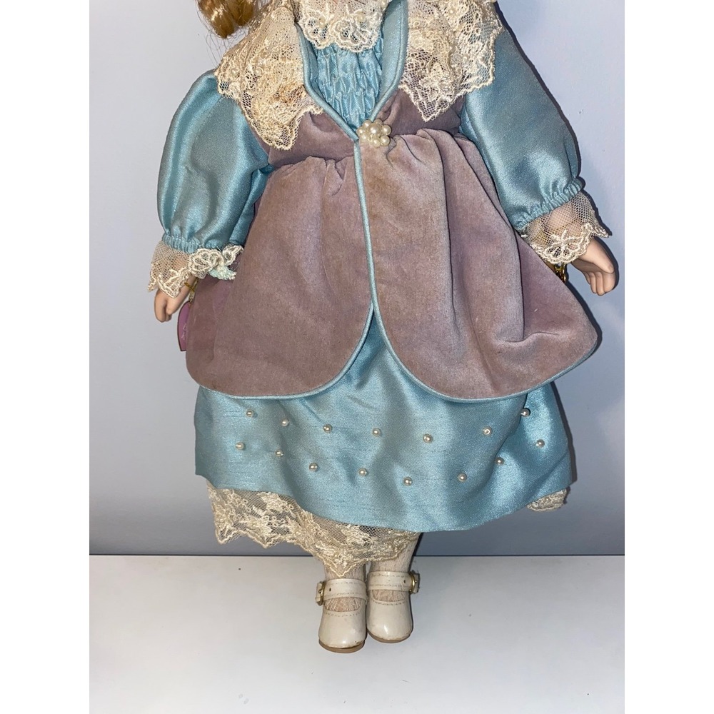 Brass Key‎ Porcelain Doll - Picture 4 of 8